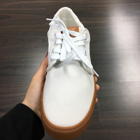 Men’s White canvas sneaker - Picture 5 of 7